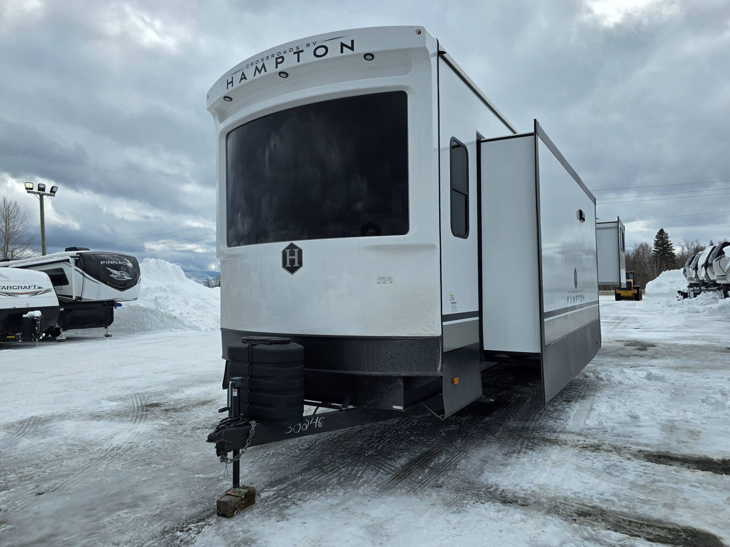 2025 Hampton 395BAM by CrossRoads | Kapuskasing RV - RVC Navigator