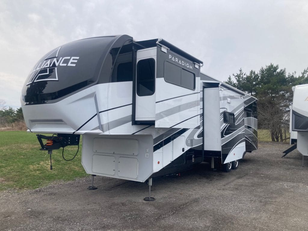 New 2025 ALLIANCE RV PARADIGM 385FL by ALLIANCE RV | GreatCanadianRV ...