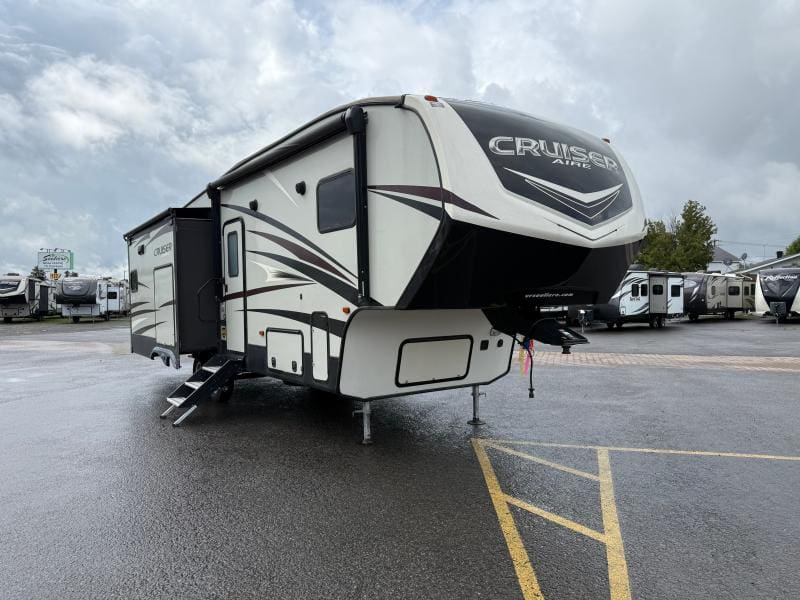 Crossroads Cruiser 28RD 2019 | VRSouliereLavaltrie - RVC Navigator