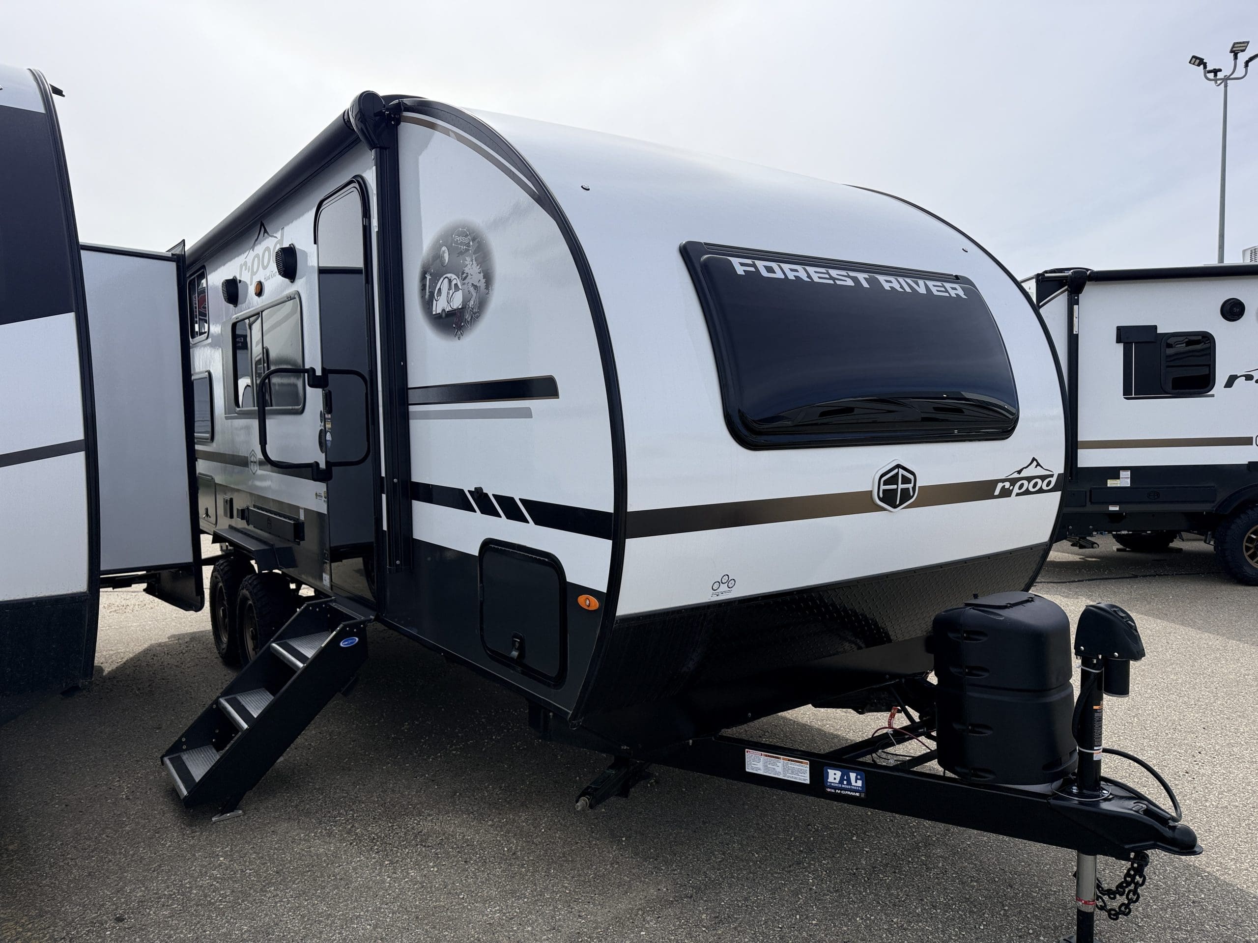 2026 R-POD 200 by Forest River | Arrkann RV West Edmonton - RVC Navigator